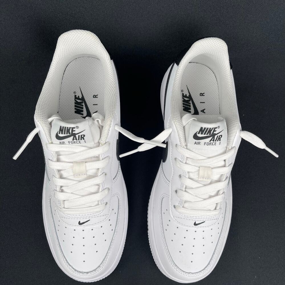 Nike Women White Black Air Force 1 Low GS Sneakers Size 6.5 New - Picture 6 of 11